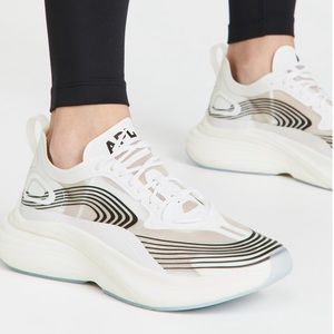 APL Womens STREAMLINE SNEAKERS Lululemon size 10 white/black womens